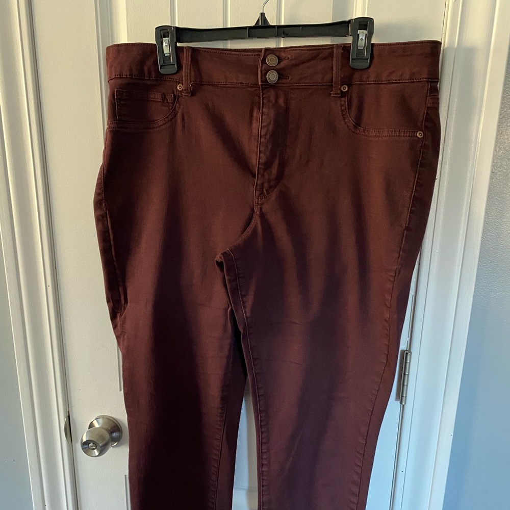 Maurice’s 18W Short Jeggings Maroon